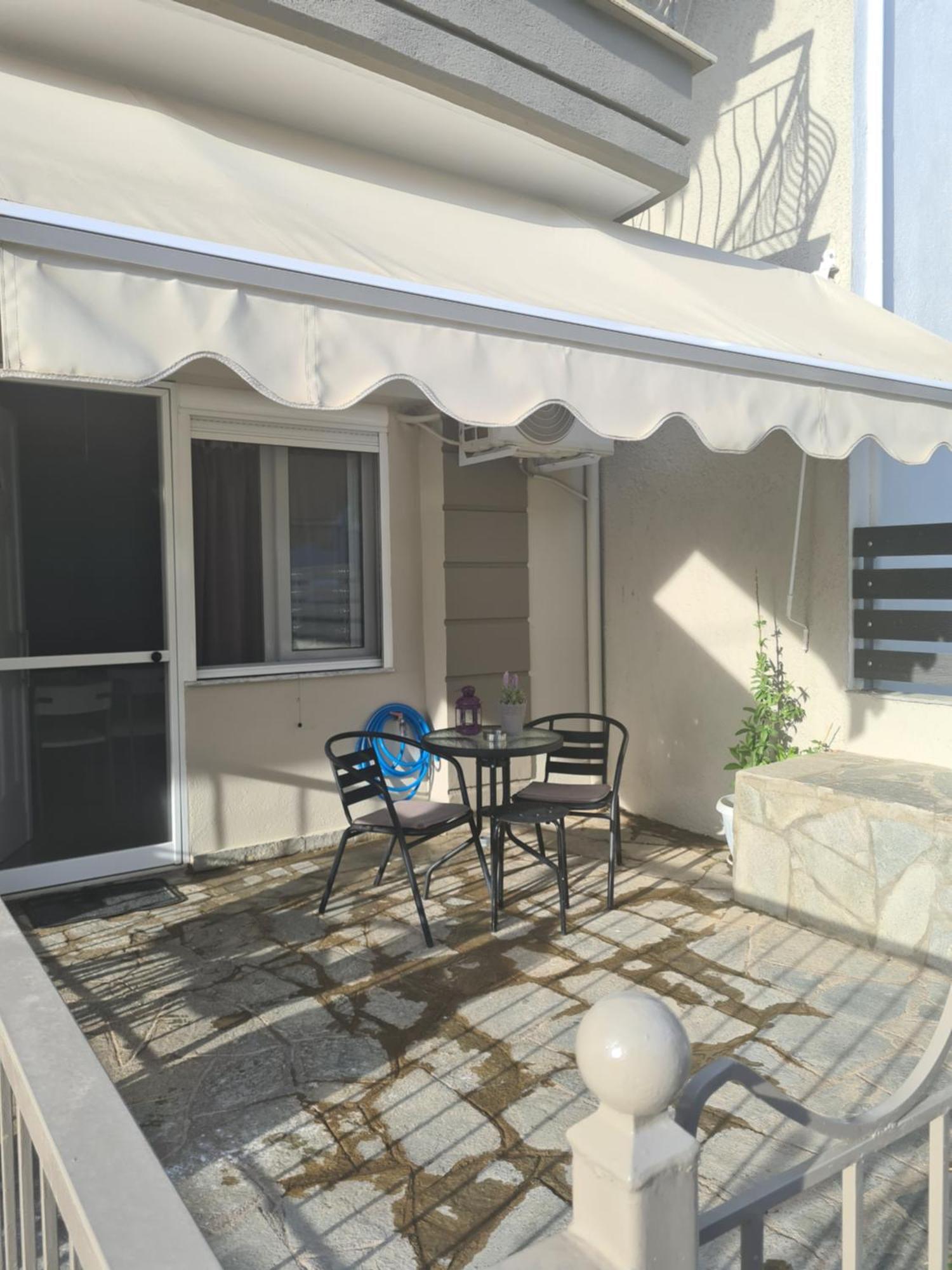 Makis Apartments Touzla Ofrínion Extérieur photo